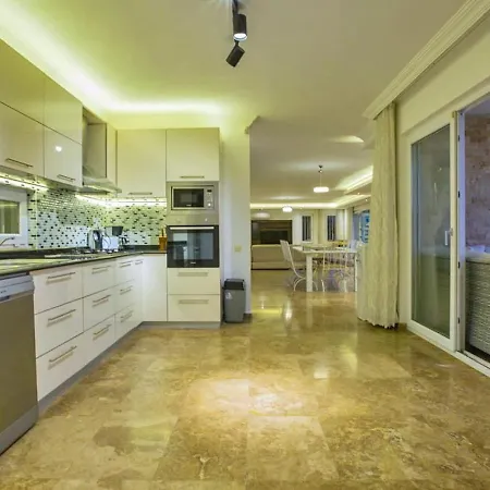 Kiziltas 6 Bedroom Seaview With Private Pool Hot Tub 别墅