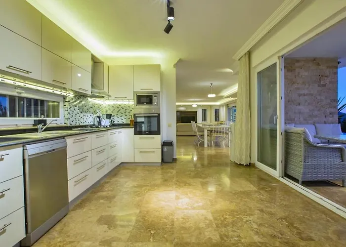 Kiziltas 6 Bedroom Seaview With Private Pool Hot Tub Willa